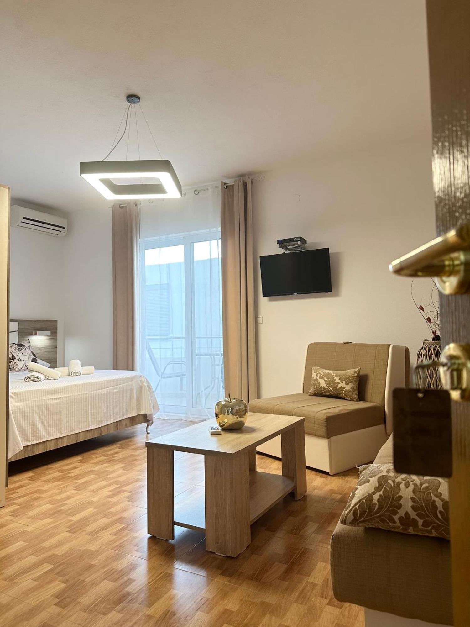 Apartmens Xhenis Lux Ulcinj Exterior foto