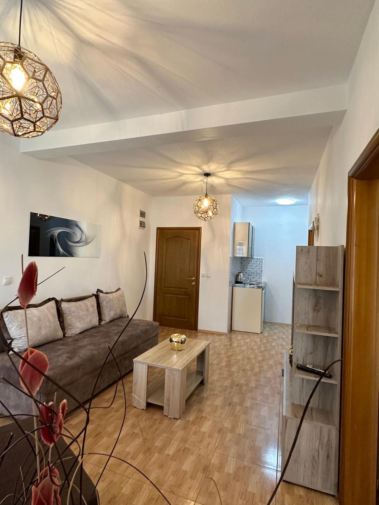 Apartmens Xhenis Lux Ulcinj Exterior foto